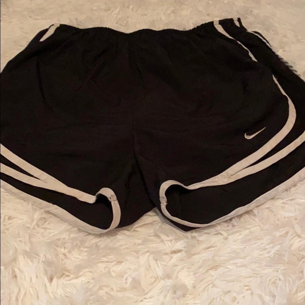 Black nike shorts